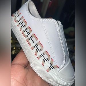 Size 7C ( Toddler ) real Burberry shoes❗️worn for pictures only. Paid 360❗️
